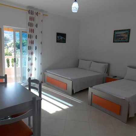 Guest House Vila Bega Саранде Екстериор снимка
