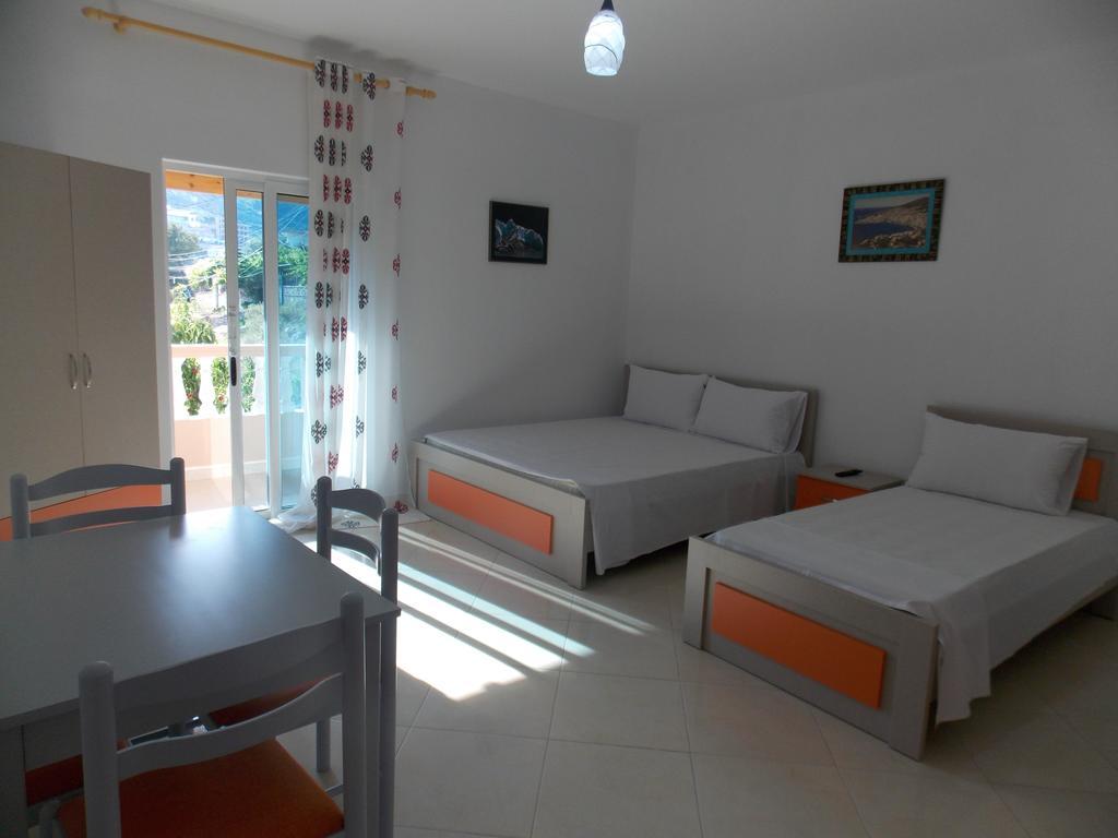 Guest House Vila Bega Саранде Екстериор снимка