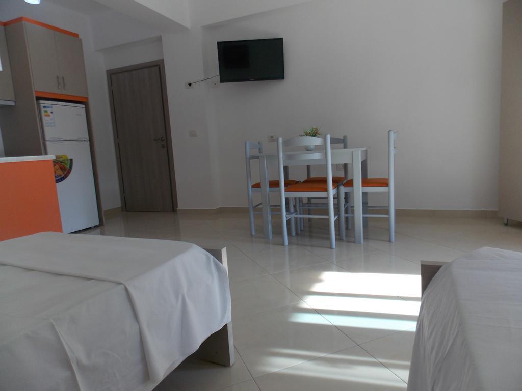 Guest House Vila Bega Саранде Екстериор снимка