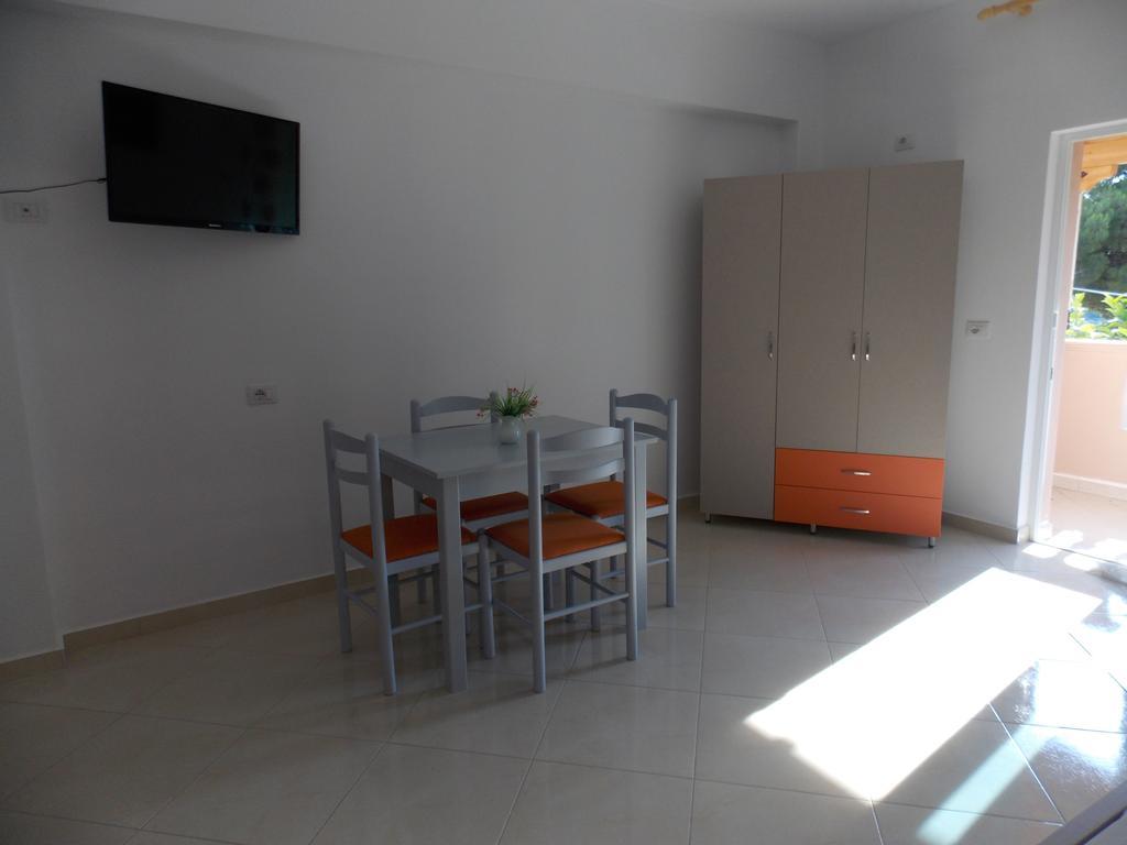 Guest House Vila Bega Саранде Екстериор снимка