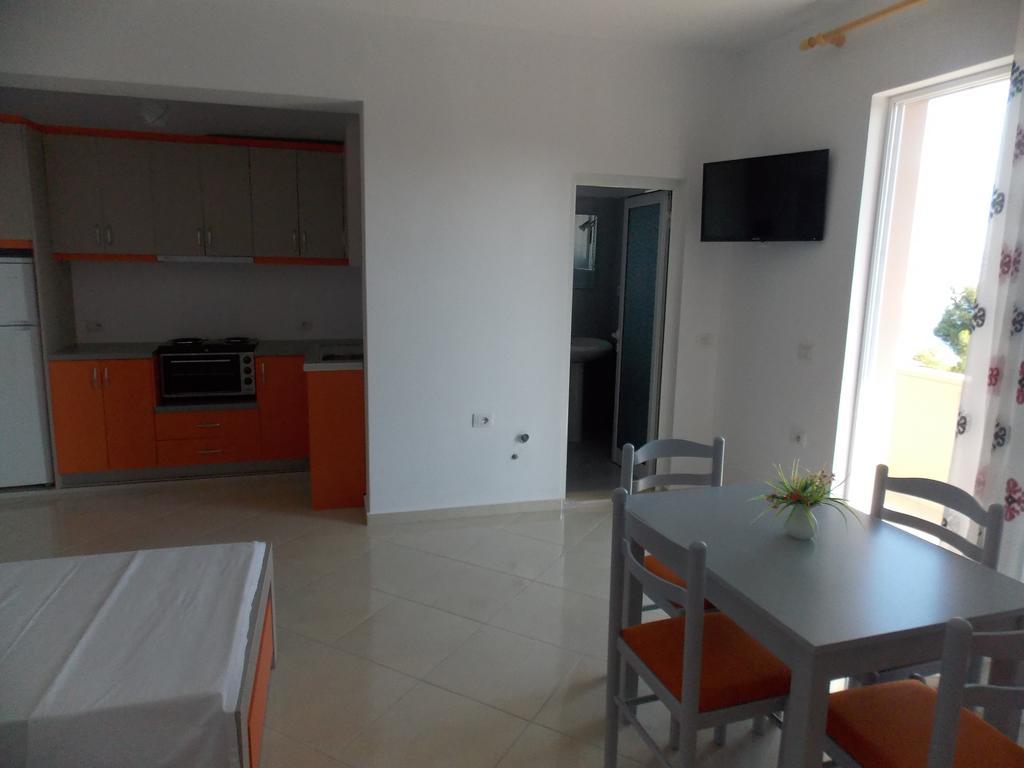 Guest House Vila Bega Саранде Екстериор снимка