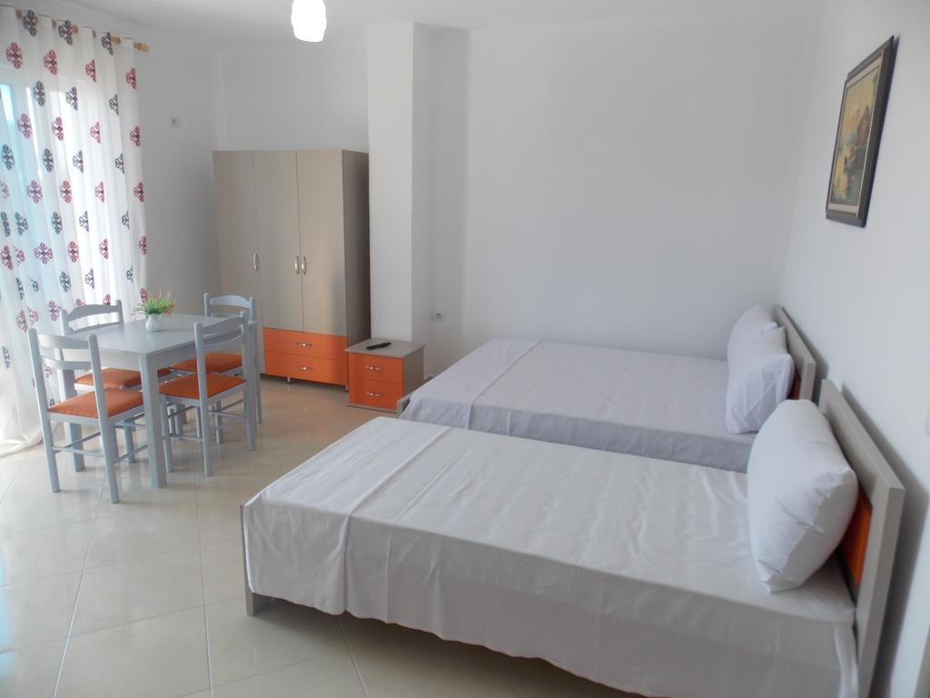 Guest House Vila Bega Саранде Екстериор снимка
