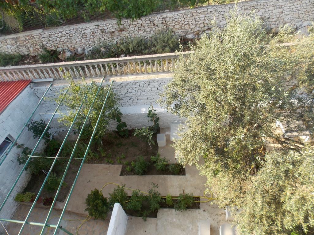 Guest House Vila Bega Саранде Екстериор снимка