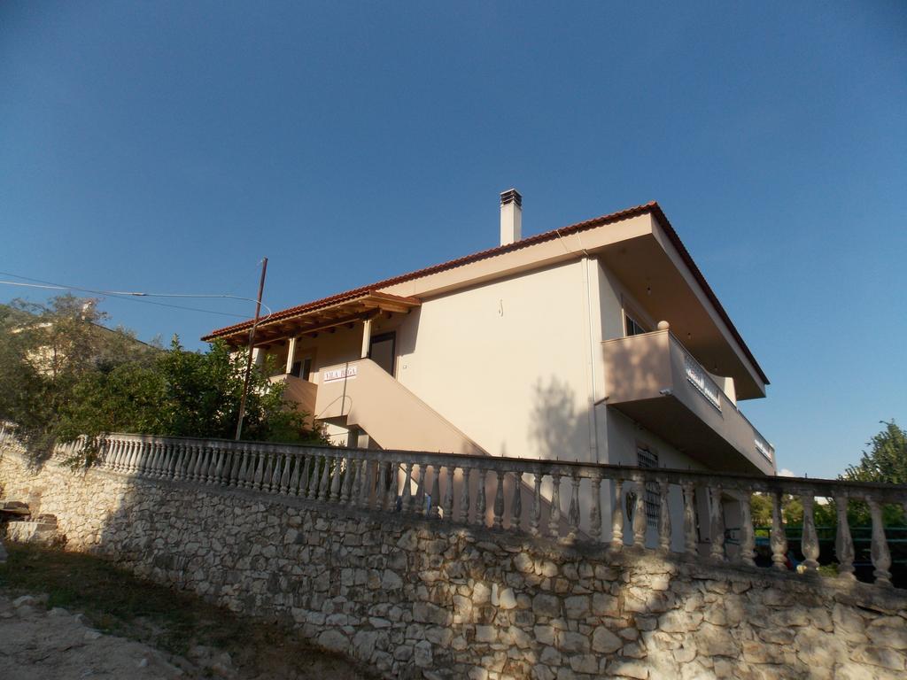 Guest House Vila Bega Саранде Екстериор снимка