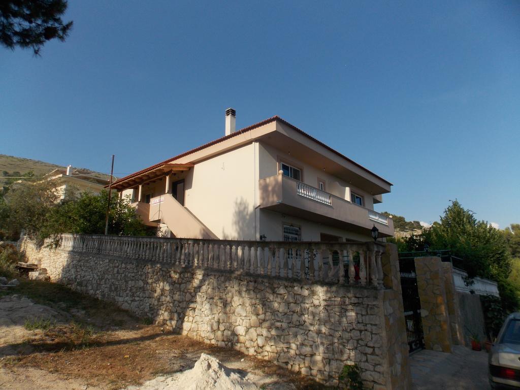 Guest House Vila Bega Саранде Екстериор снимка
