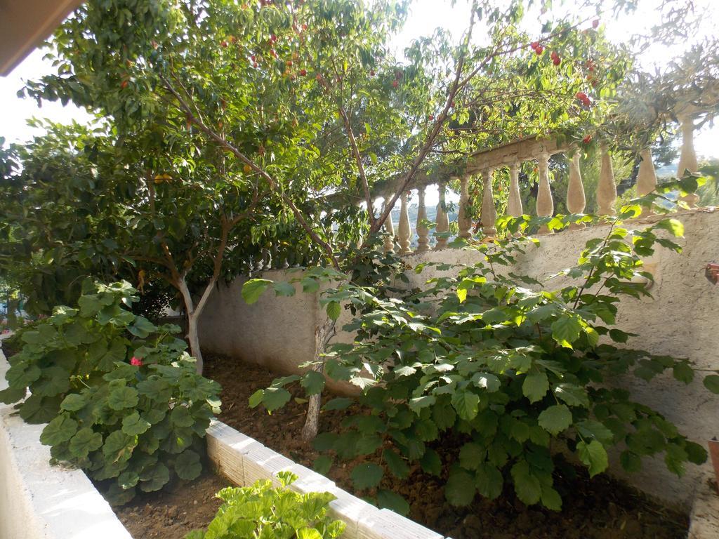 Guest House Vila Bega Саранде Екстериор снимка