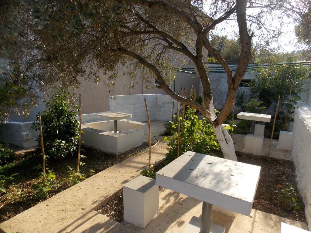Guest House Vila Bega Саранде Екстериор снимка