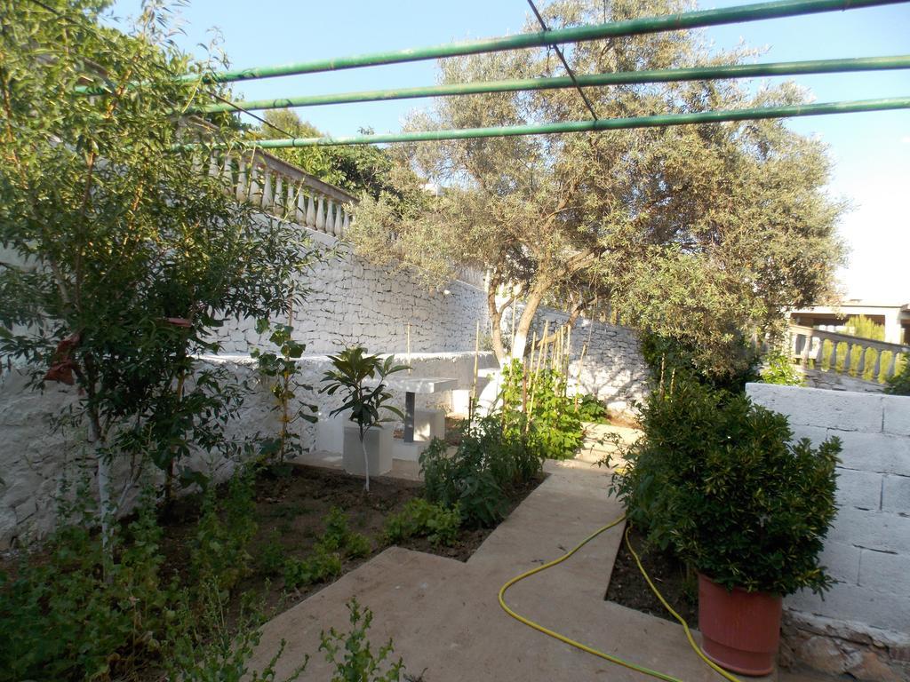 Guest House Vila Bega Саранде Екстериор снимка