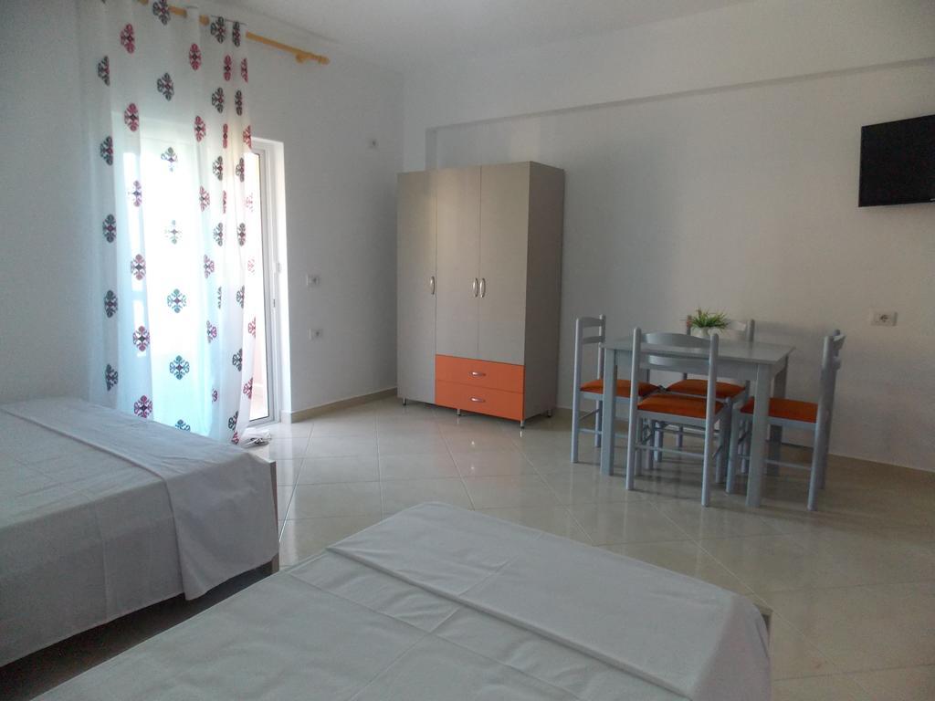 Guest House Vila Bega Саранде Екстериор снимка
