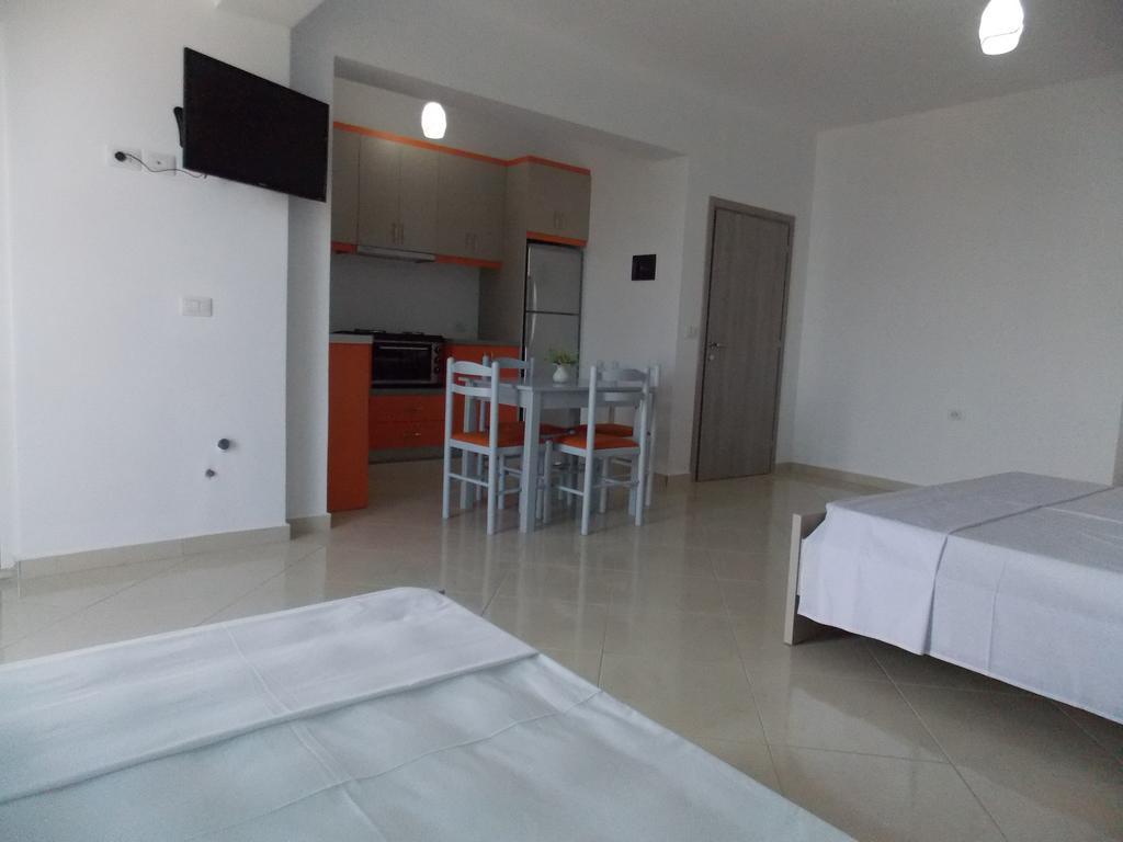 Guest House Vila Bega Саранде Екстериор снимка