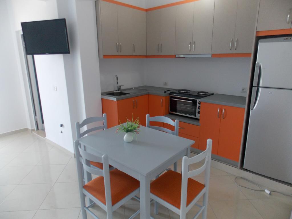 Guest House Vila Bega Саранде Екстериор снимка