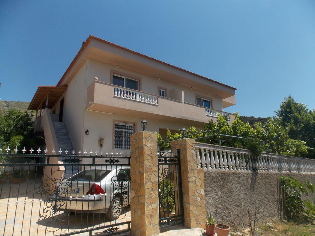 Guest House Vila Bega Саранде Екстериор снимка