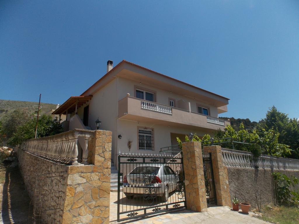Guest House Vila Bega Саранде Екстериор снимка