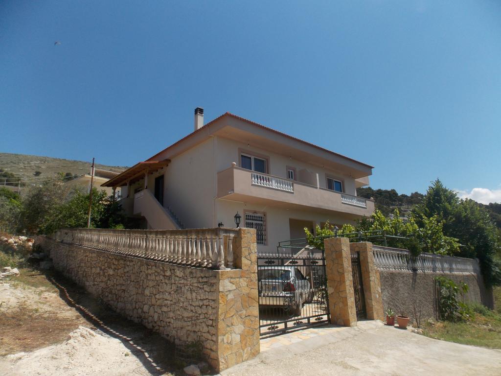 Guest House Vila Bega Саранде Екстериор снимка
