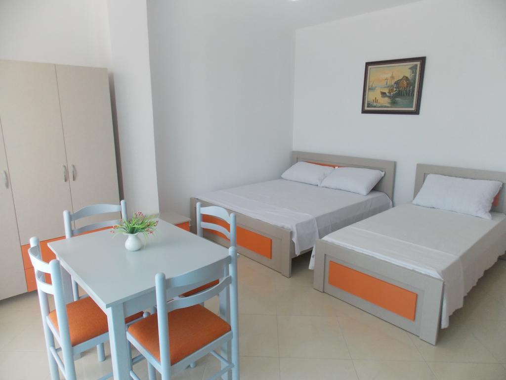 Guest House Vila Bega Саранде Екстериор снимка