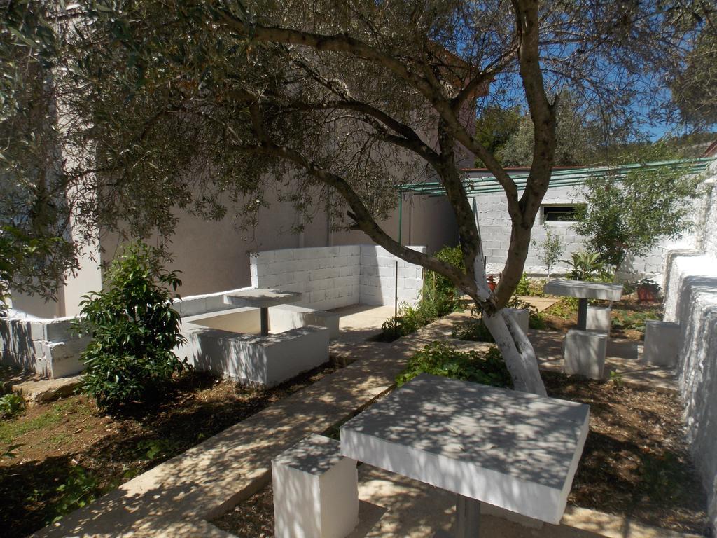 Guest House Vila Bega Саранде Екстериор снимка