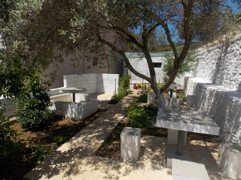 Guest House Vila Bega Саранде Екстериор снимка